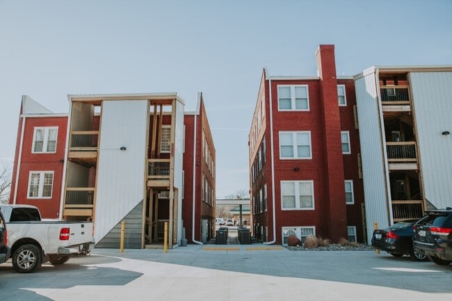 Photo - 1111 E Iron Ave