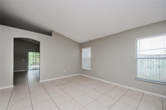 Photo - 1235 Whitewood Way