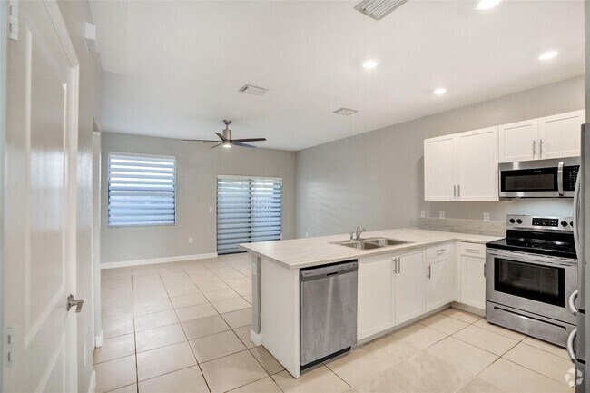Building Photo - 389 NE 208th Ter Rental