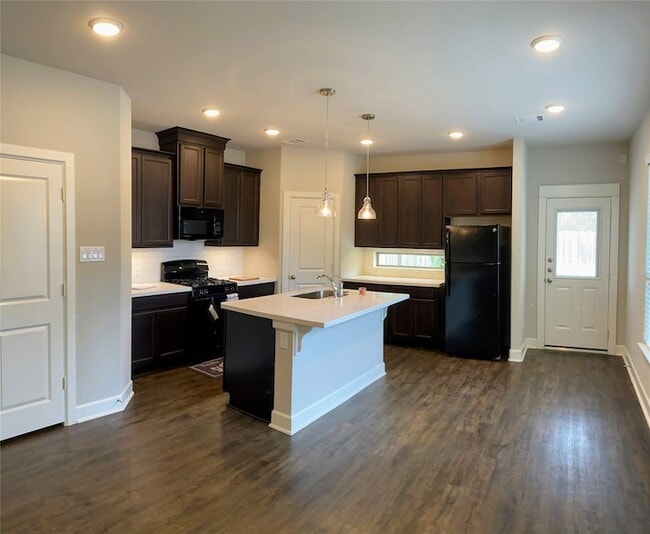 Building Photo - 285 Woodland Hills Dr Unit A