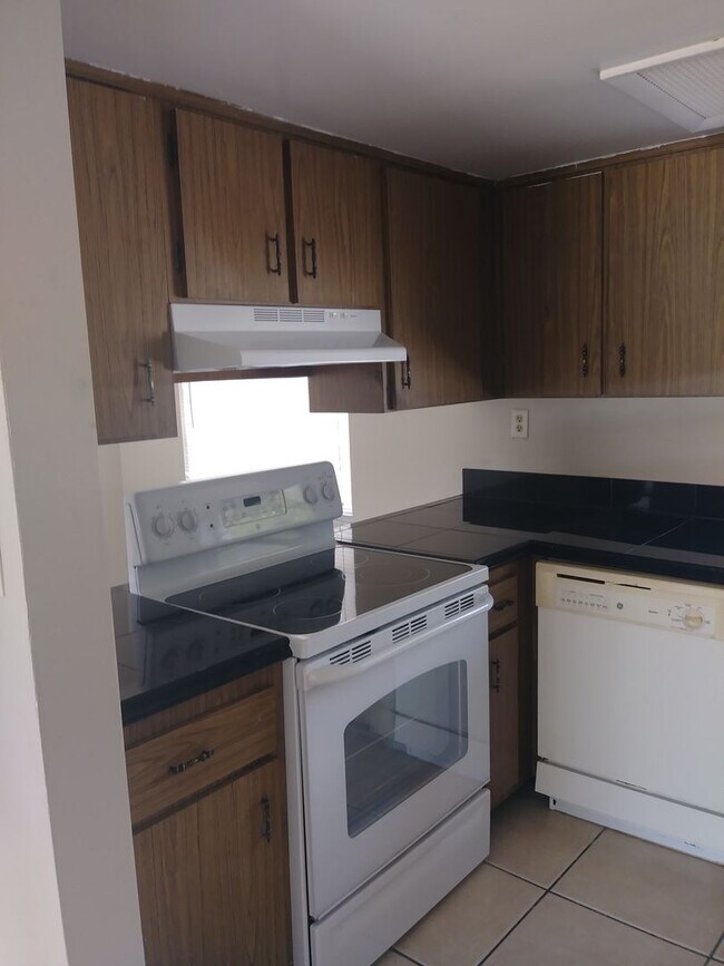 Photo - 1BR/1 BA Apt in Historic Downtown Eustis - Newly renovated with Laundry Room and W/D hookups Unit 5