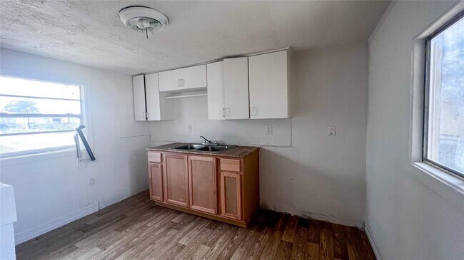 Photo - 1707 Heaney Dr Unit J