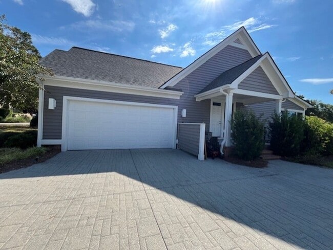 Photo - Experience Elegance in the beautiful city ...