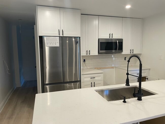 Building Photo - 719 S 17th St