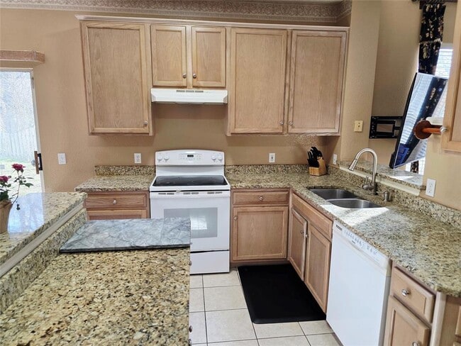 Photo - 16303 Ascent Cove