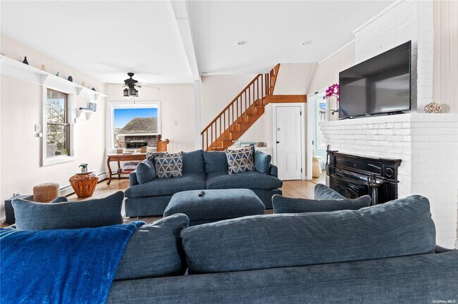 Photo - 639 Ocean Breeze Walk