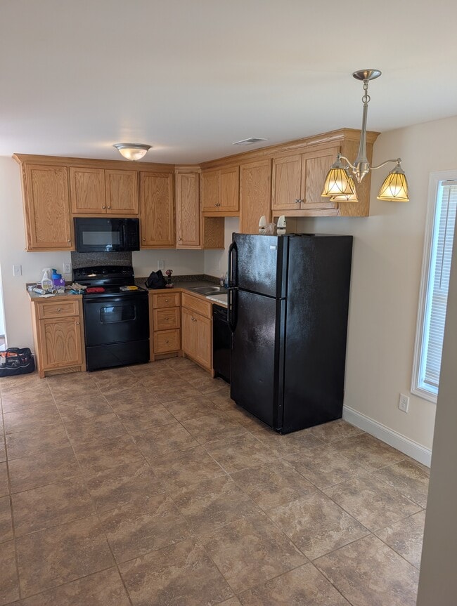 Photo - 200 Lackey St