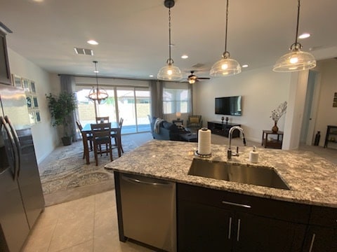 Comedor/Sala de estar - 19652 W Badgett Ln