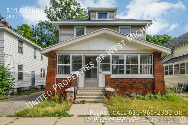 Building Photo - Tours Estimated to Begin 4/4 | Cozy 4 Bedr... Rental