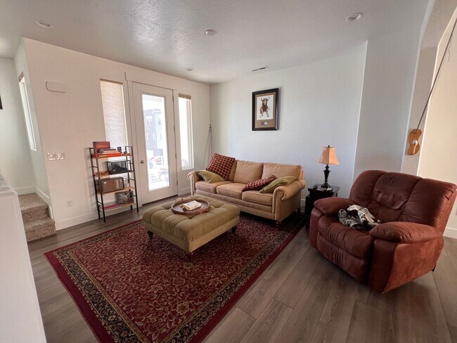 Photo - Modern 2 Bedroom Townhome with Stunning La...