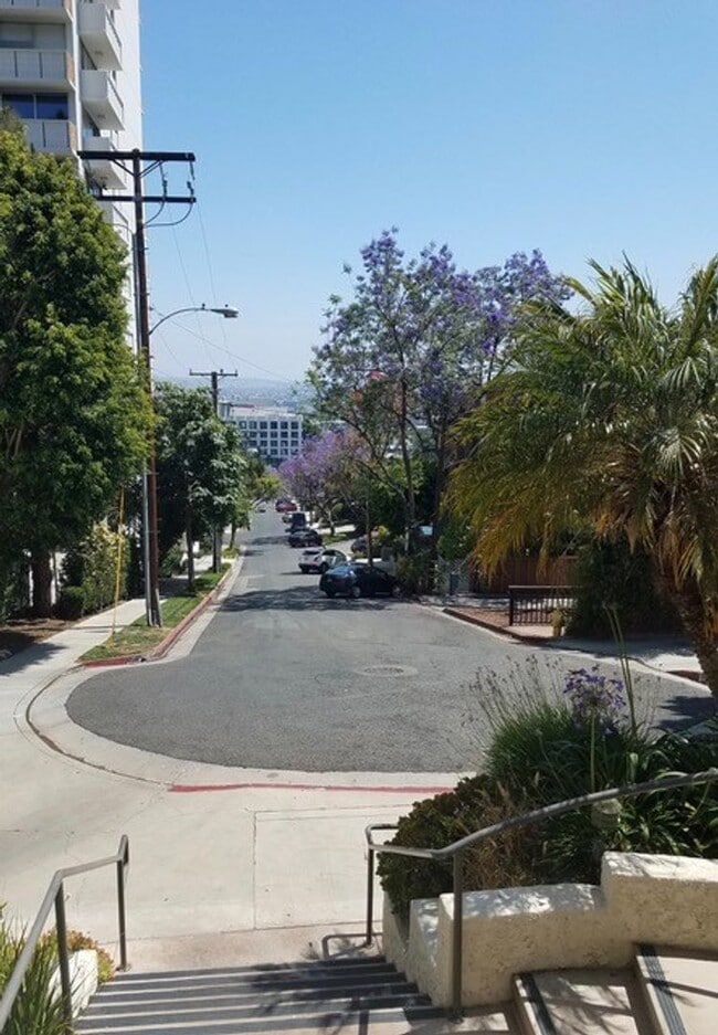 Building Photo - One Bedroom One bath at fabulous Horn Plaz... Unit 518 - 518 Rental