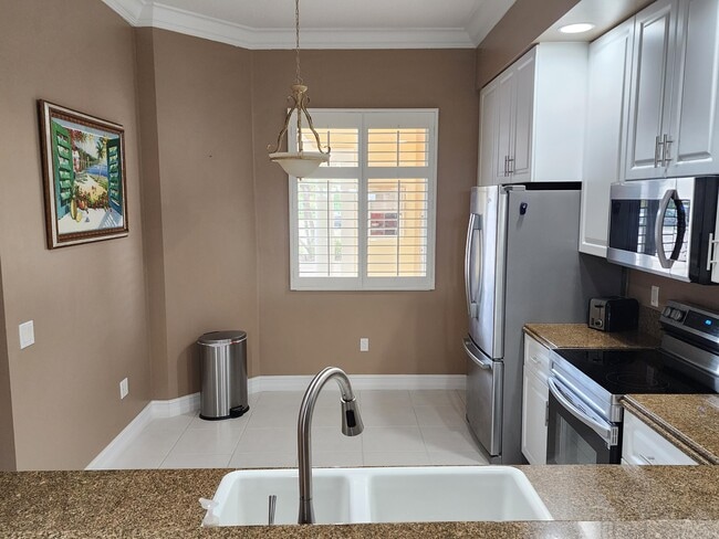 Photo - 35 Harbour Isle Dr W Unit 104
