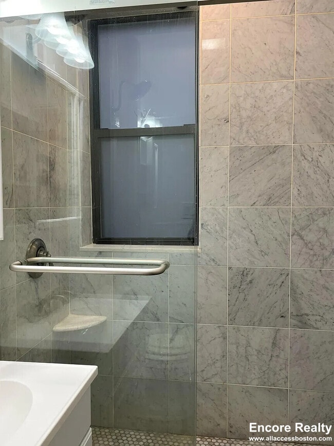 Photo - 11 Peterborough St Unit 5