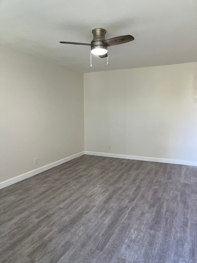 Photo - 2134 Lincoln St Unidad 18