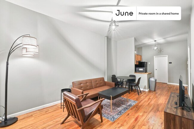 Room in Shared 4 bed/2 bath home in Williamsburg