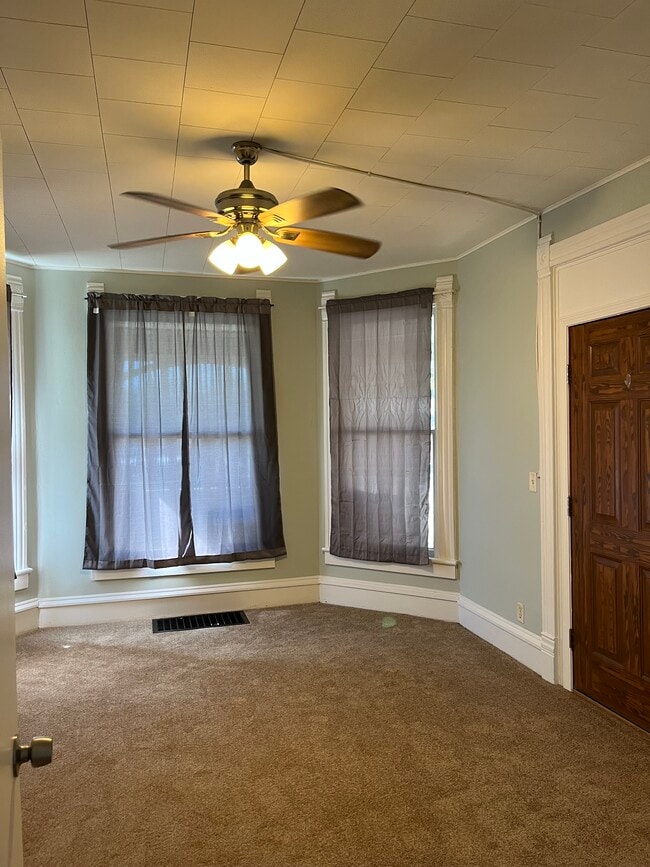 Building Photo - 1138 State St Unit 1