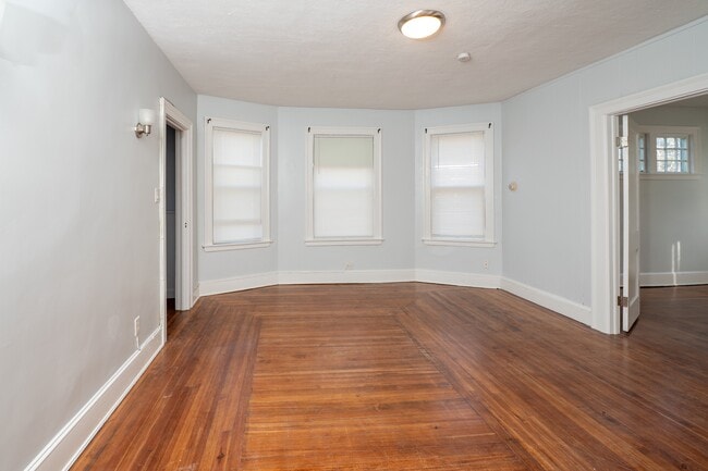 Living Room FacingNorth - 1592 Corbin Ave Unit 2