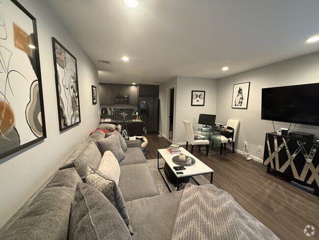 Building Photo - 55 Woodhull Rd Unit upper Rental