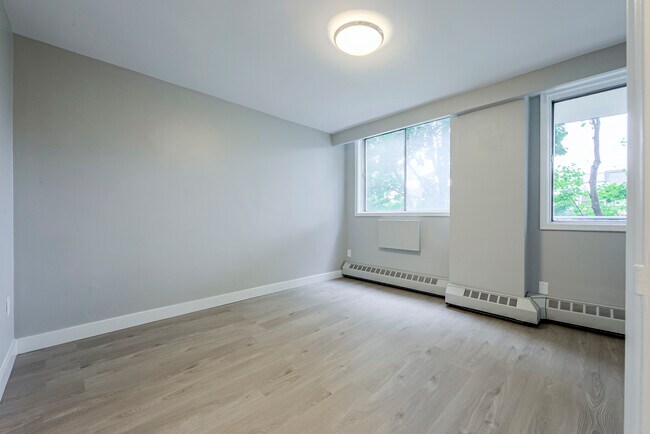 Photo - Bedford Towers