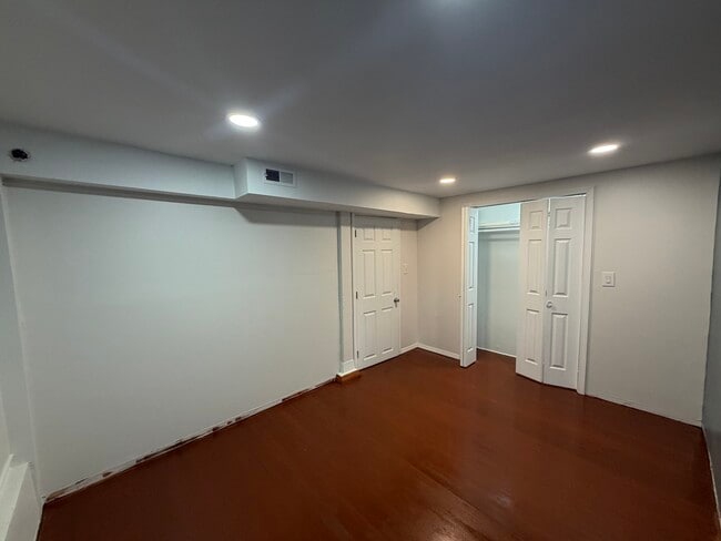 Photo - 1645 W Beach Ave Unit G