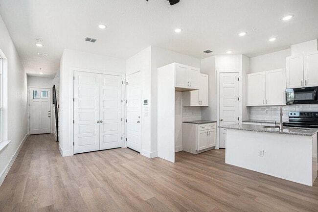 Photo - 5154 Kellwood St