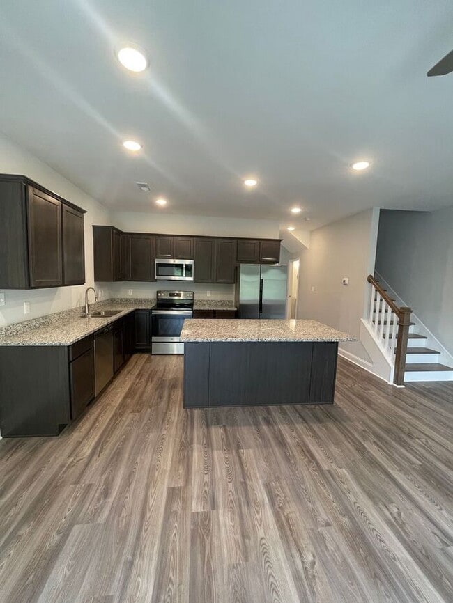 3 Bedrooms, 2.5 Baths 2-story townhome