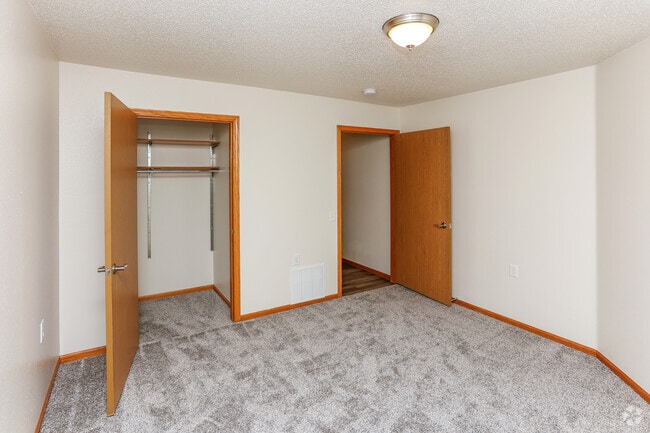 2BR, 1BA - 1,150 – 1,250SF - Bedroom