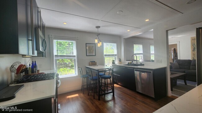 Photo - 18 Russell St Unit 1