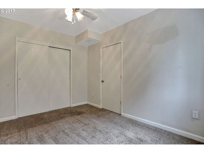 Photo - BS1074 Unidad #A