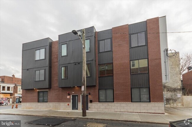 Building Photo - 316 S 52nd St Unit 4 Rental