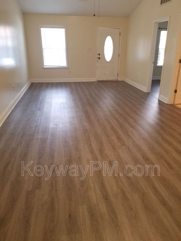 Photo - 302 Browning Dr