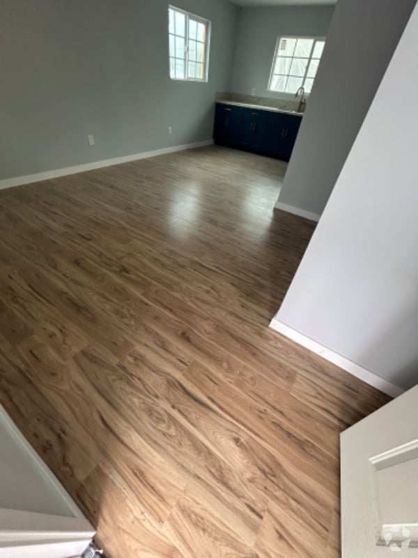Building Photo - 5366 Pine Ave Rental