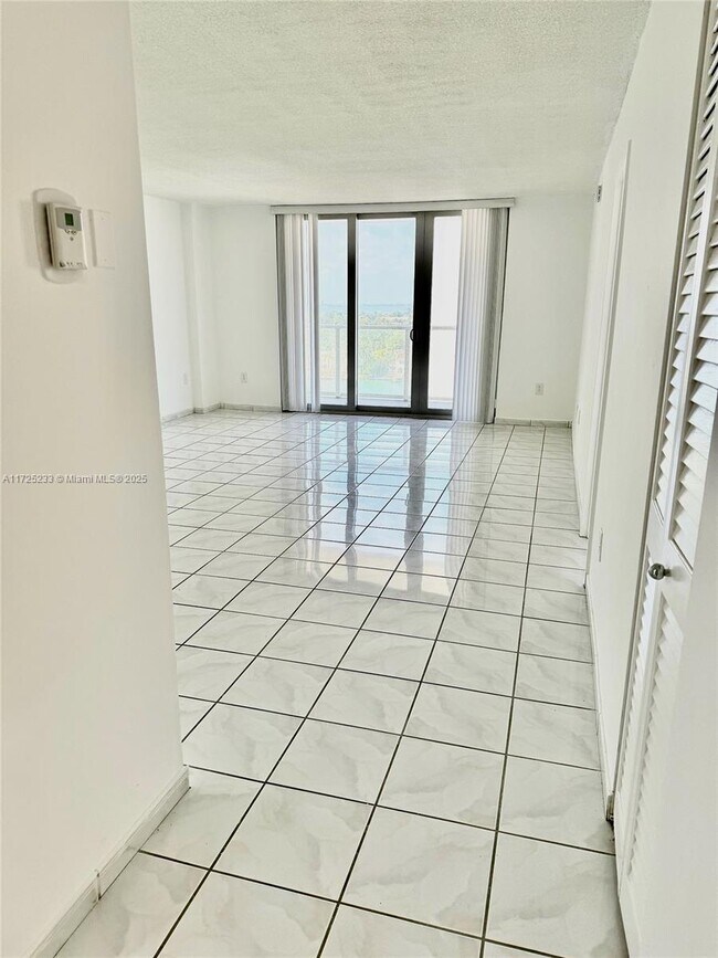 Photo - 5701 Collins Ave Unit 1011