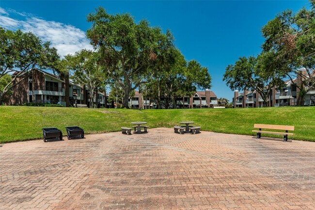 Photo - 2037 Enterprise Ave