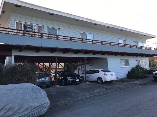 Building Photo - 2312pontoni Unit #5