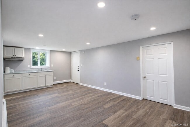 Building Photo - 660 N Dunton Ave