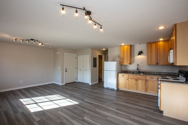 Building Photo - 901 Spruce St Rental