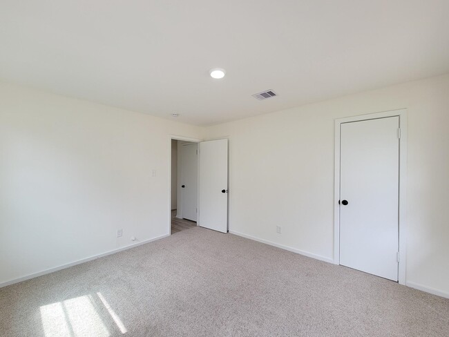 Building Photo - 301 Cypress St