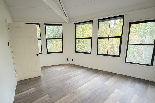 Photo - Freshly Renovated 2-Bed, 2-Bath Treehouse in Haines City!