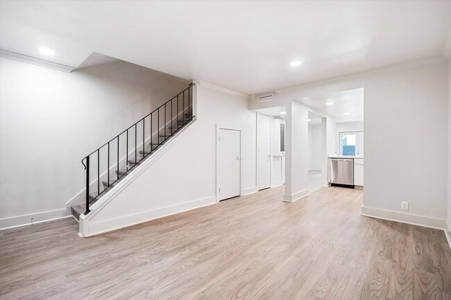 Photo - SPRING HILL OAKS CONDOMINIUMS
