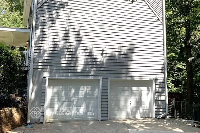 Photo - 2073 Kinridge Rd