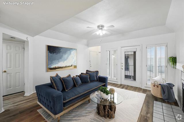 Building Photo - 3105 San Jacinto St Unit 207 Rental