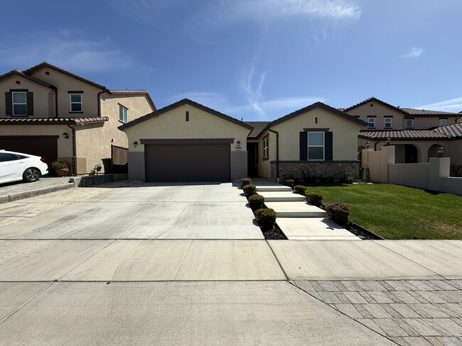 Photo - 614 Aromas Pl House