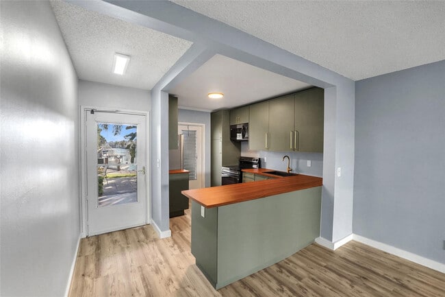 Photo - 2800 NE 14th Street Causeway Unit 110