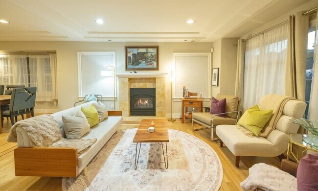 Building Photo - 3920 Ardley Ave Unit ID1309752P Rental