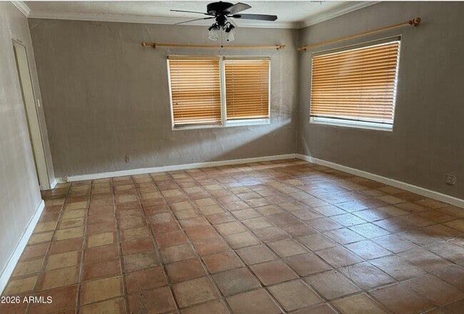 38 W Thomas Ln