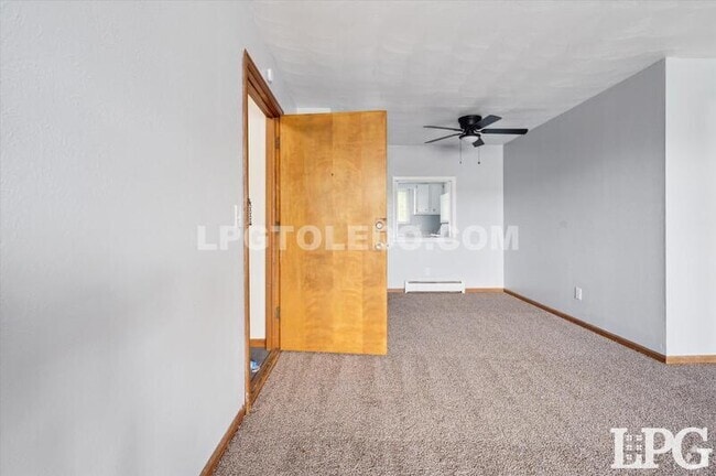 Building Photo - 3330 Arlington Ave Unit 6 Rental
