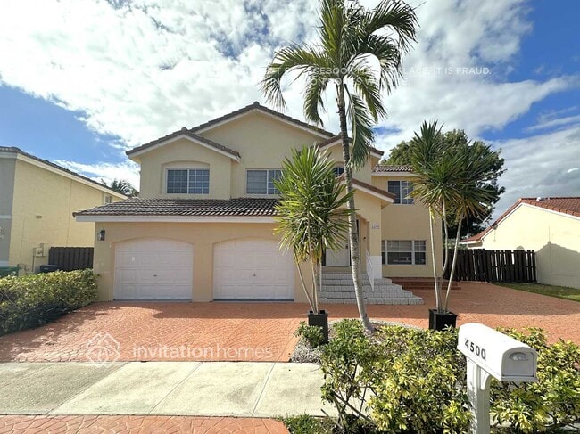 Building Photo - 4500 SW 154th Pl