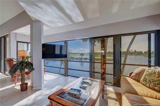 Photo - 310 Golfview Cir Unit 310