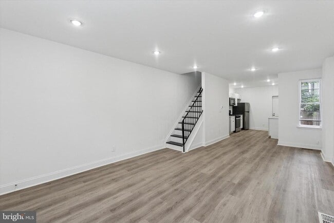 Photo - 1761 N Newkirk St